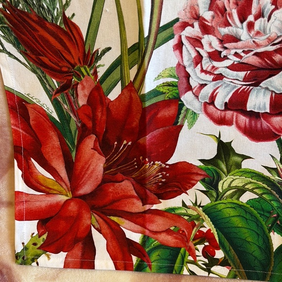 Michel Design Works Stonewall Kitchen Designer Christmas Floral Towel NWT - Picture 4 of 16